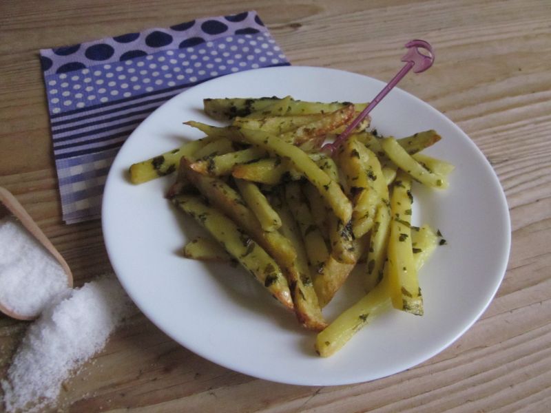 Frytki z piekarnika z pietruszkową nutą Frytki z piekarnika z pietruszkową nutą