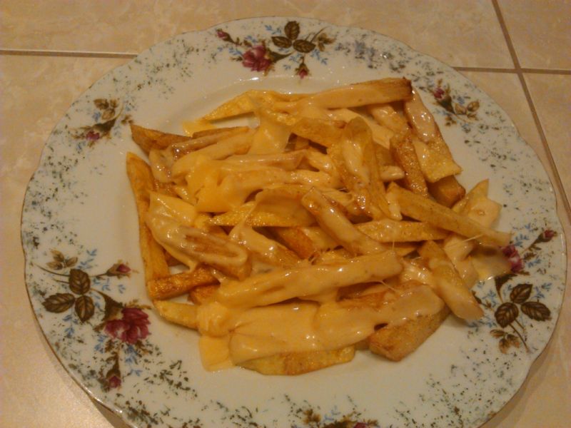 Frytki z serem żółtym Frytki z serem żółtym