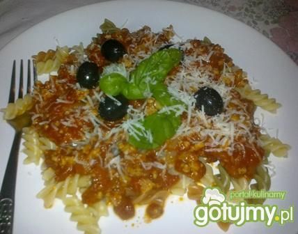  Fusilli kolorowe z pomidorami