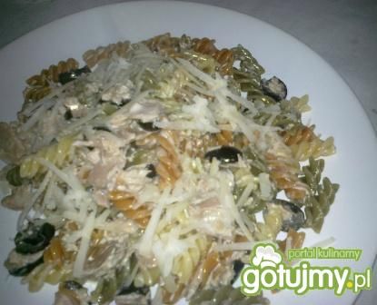 Fusilli kolorowe z tuńczykiem Fusilli kolorowe z tuńczykiem