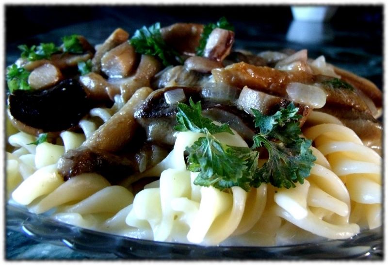 Fusilli w mocno grzybowym sosie Fusilli w mocno grzybowym sosie