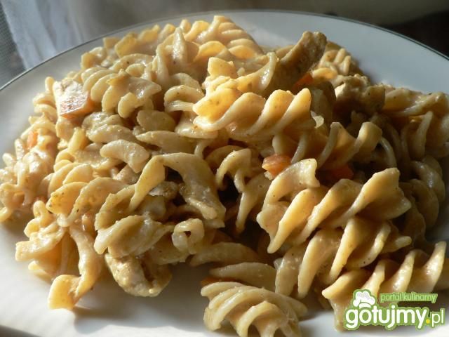Fusilli z filetem z kurczaka  Fusilli z filetem z kurczaka