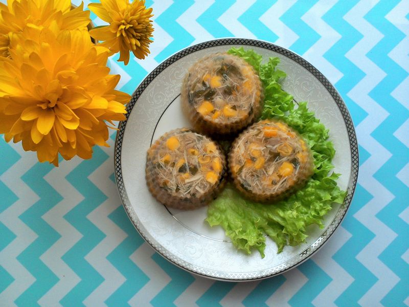 Galareta drobiowa z kukurydzą konserwową