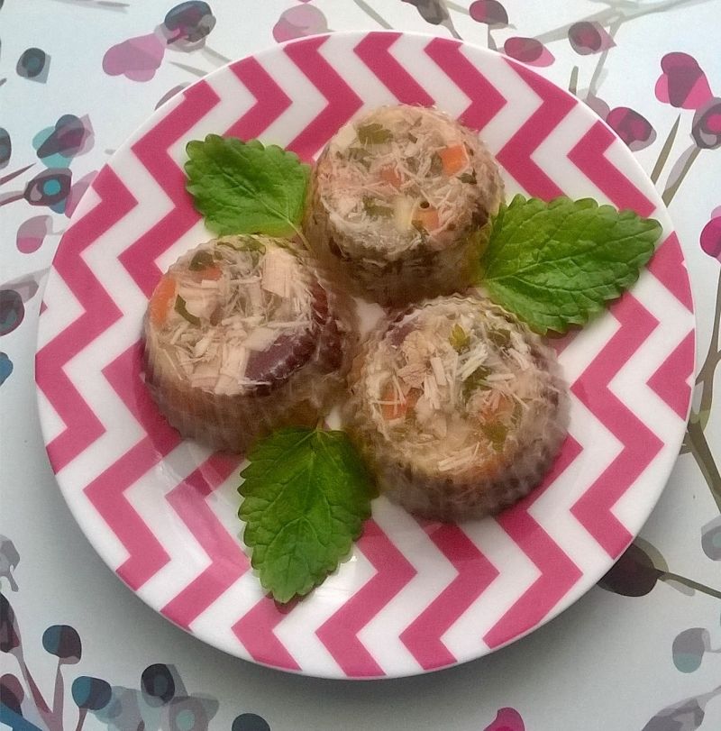 Galaretka drobiowa z fasolą