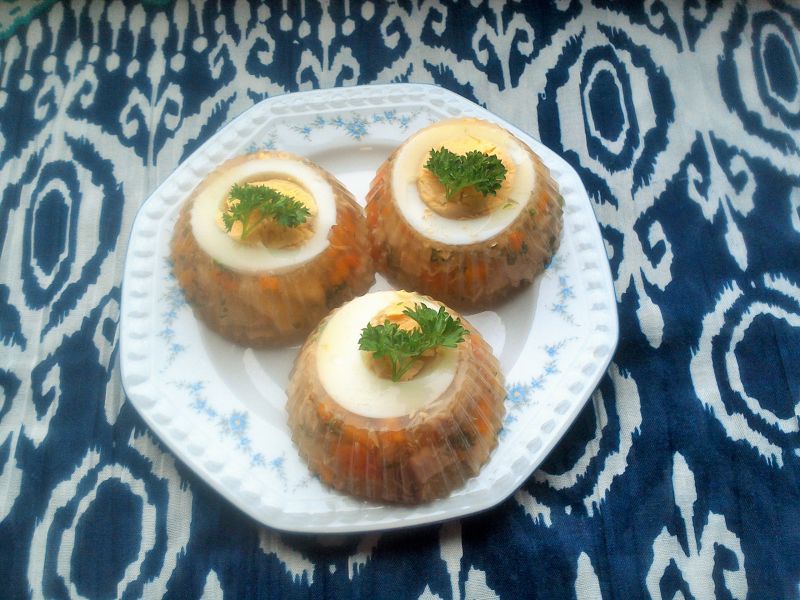 Galaretka drobiowa z jajkiem