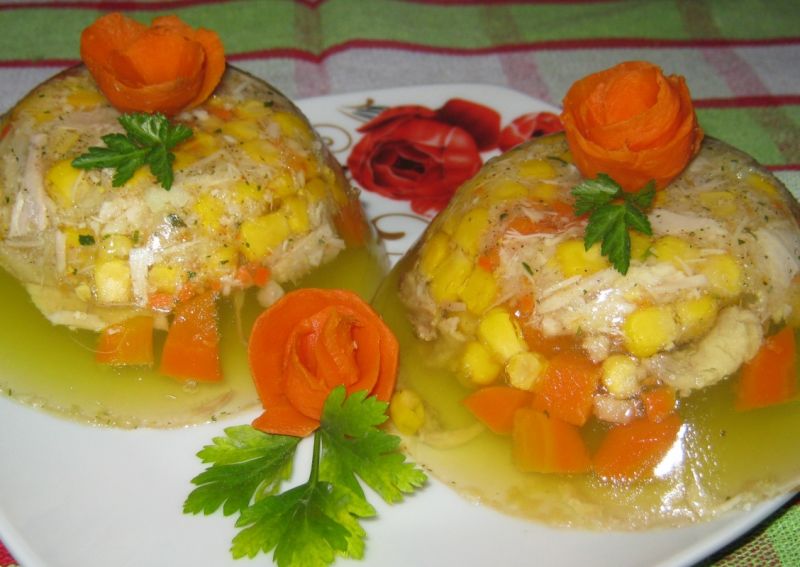 Galaretka drobiowa z warzywami