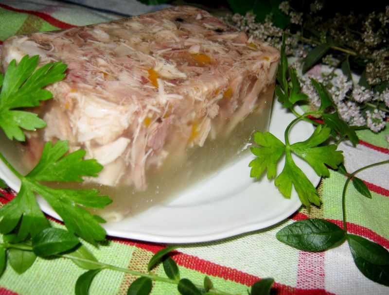 Galaretka z mięsem mieszanym Galaretka z mięsem mieszanym