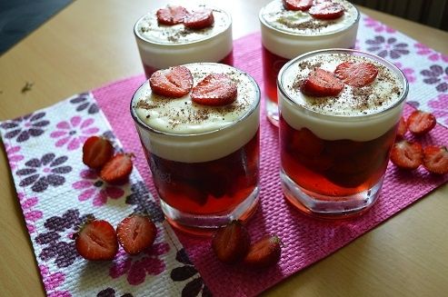 Galaretka z truskawkami