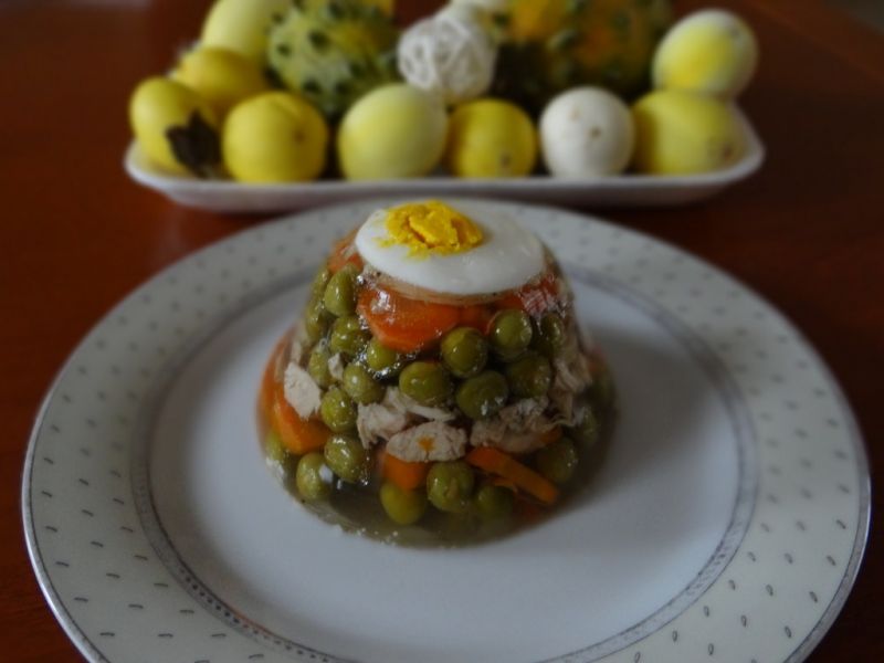 Galaretka z warzywami i kurczakiem