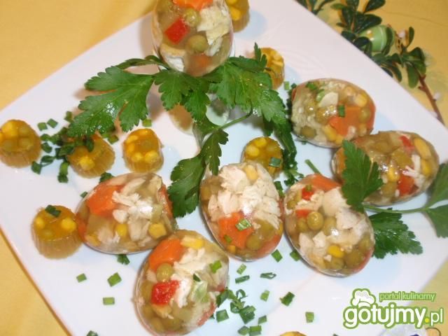 Galaretki z kury w kształcie jajka