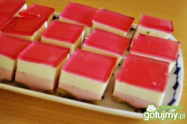 Galaretkowa pianka na biszkoptach