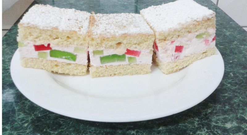 Galaretkowiec na biszkopcie 