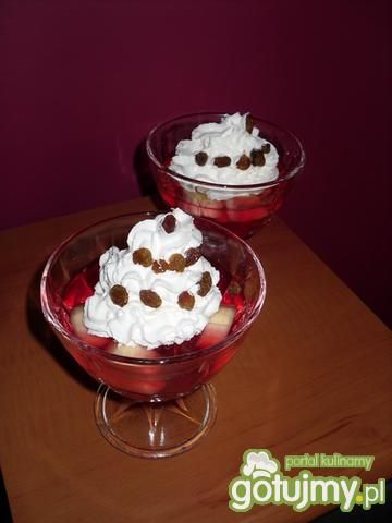 Galaretkowy deser z bananami Galaretkowy deser z bananami