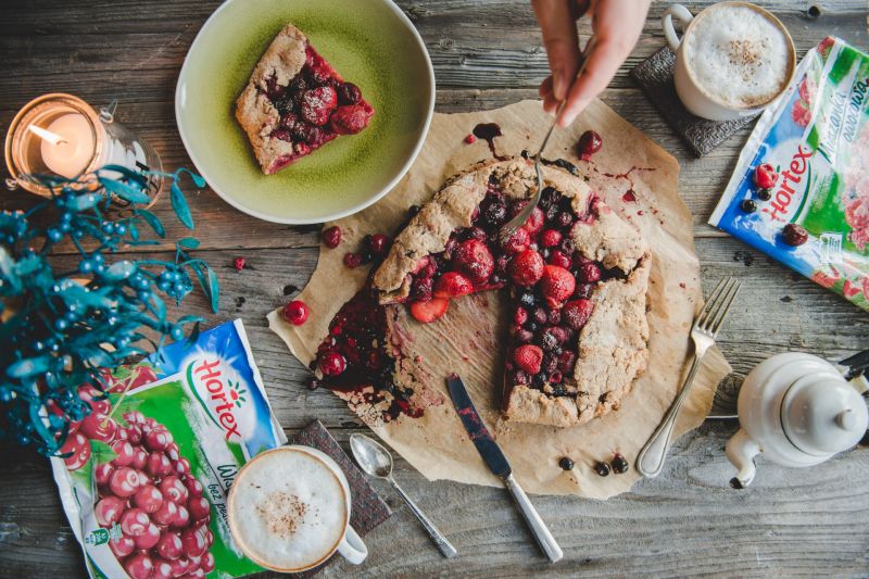 Galette z wiśniami i mieszanką owoców