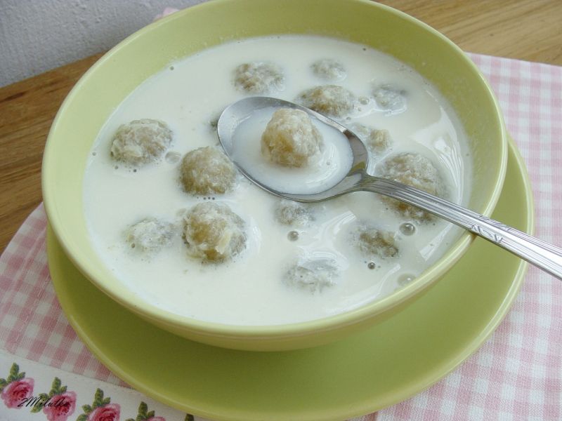 Gałki ziemniaczane na mleku