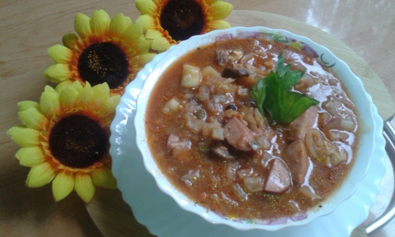 Garnek pełen różności z dodatkiem kapusty, cukinii Garnek pełen różności z dodatkiem kapusty, cukinii