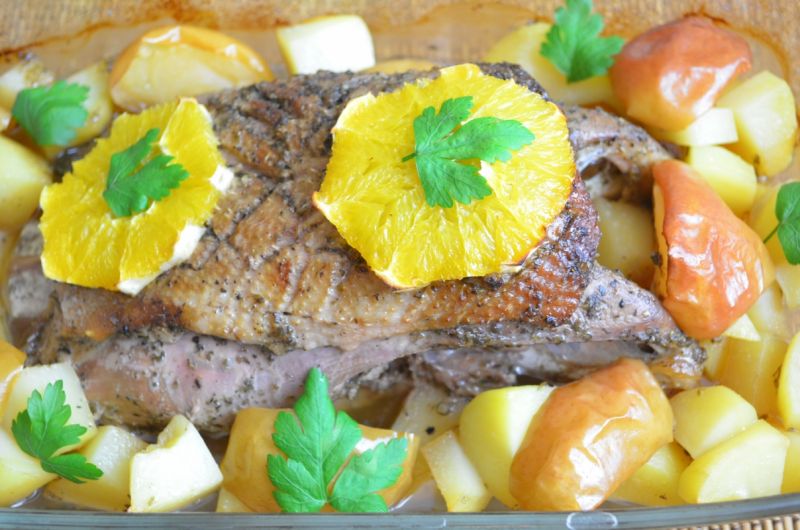 Gęś z jabłkami, pomarańczami