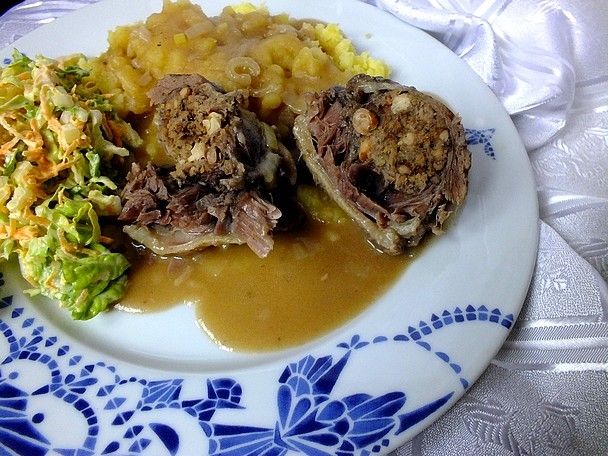 Gęsie nóżki z mięsno-orzechowym farszem Gęsie nóżki z mięsno-orzechowym farszem