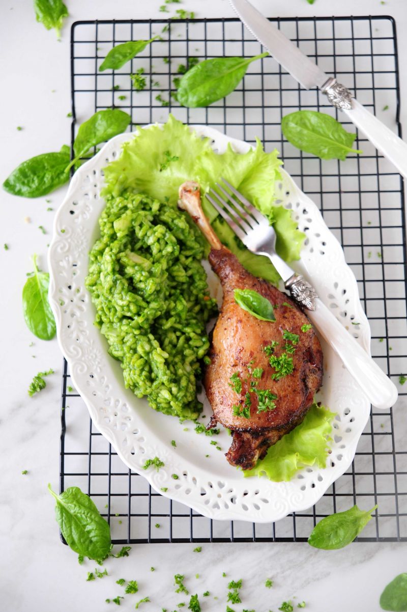 Gęsie udka z szpinakowym risotto