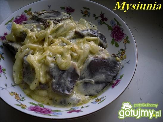 Gęsie żołądki w cebulowym sosie