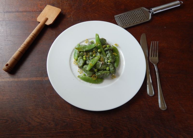 Gnocchi verdi z groszkiem cukrowym Gnocchi verdi z groszkiem cukrowym