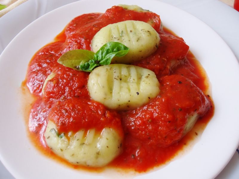 Gnocchi ziołowe w pomidorach Gnocchi ziołowe w pomidorach