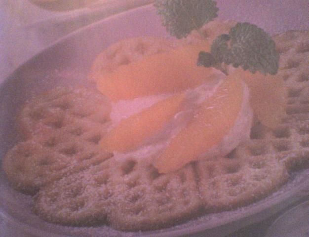 Gofry drożdżowe z polewą waniliową