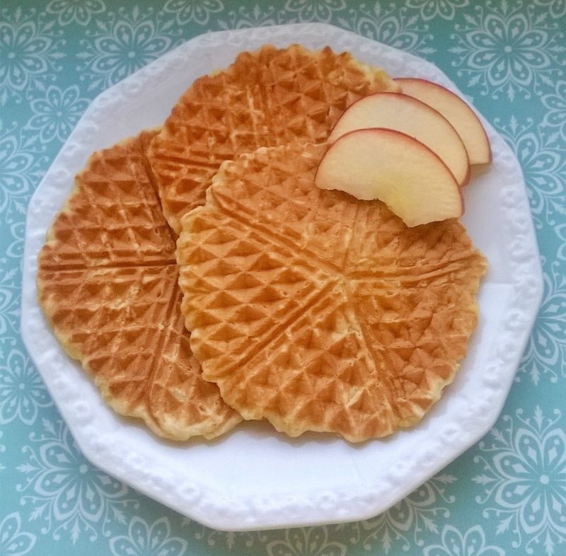 Gofry jogurtowe z jabłkami Gofry jogurtowe z jabłkami