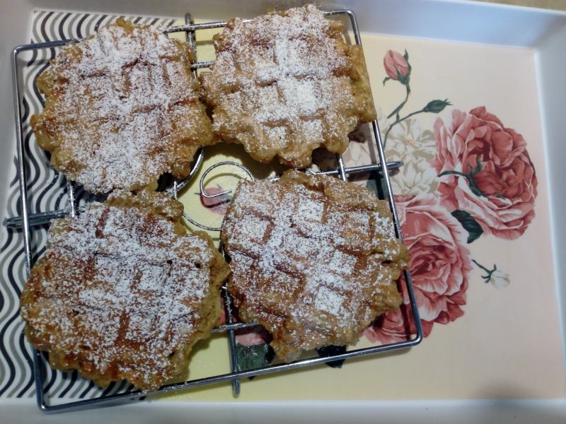 Gofry owsiane z jabłkiem