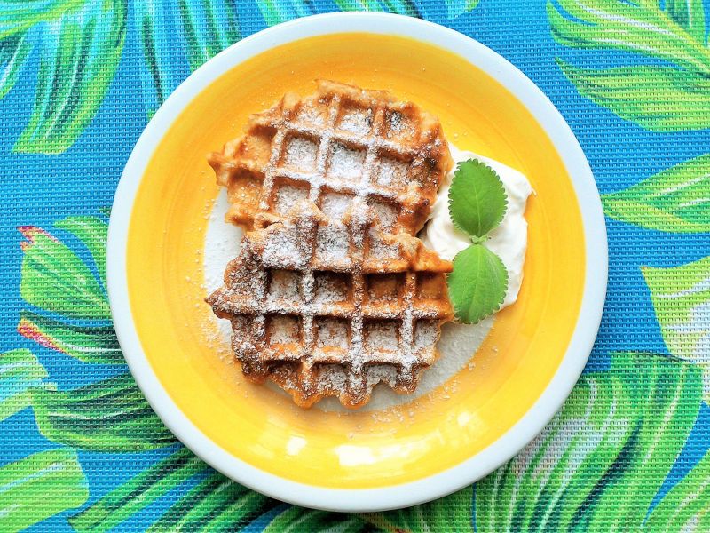 Gofry ryżowe z musem jabłkowym 