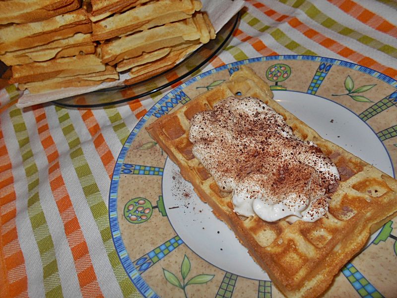 Gofry z brązowym cukrem Gofry z brązowym cukrem