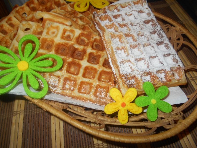 Gofry z jogurtem greckim