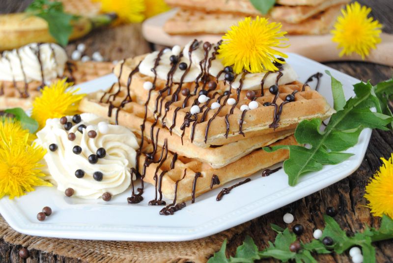 Gofry z mniszkiem  lekarskim Gofry z mniszkiem  lekarskim