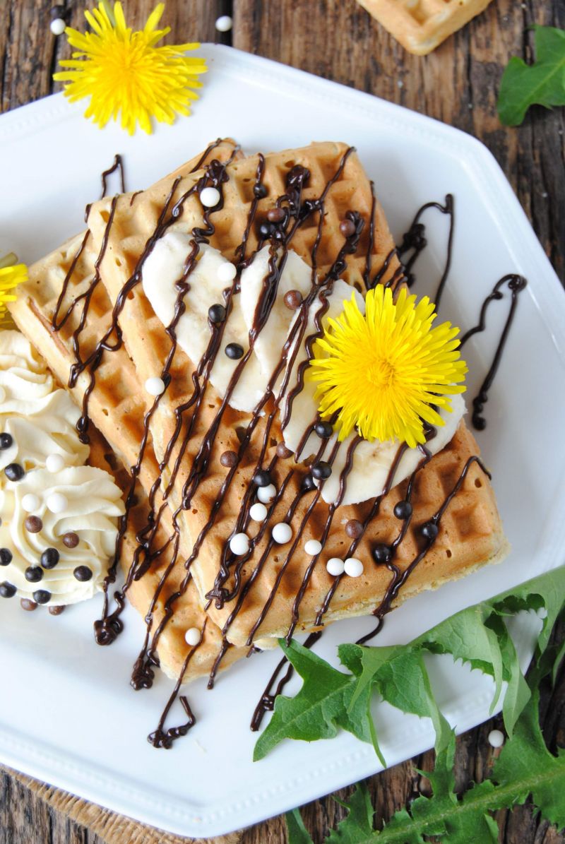 Gofry z mniszkiem  lekarskim Gofry z mniszkiem  lekarskim