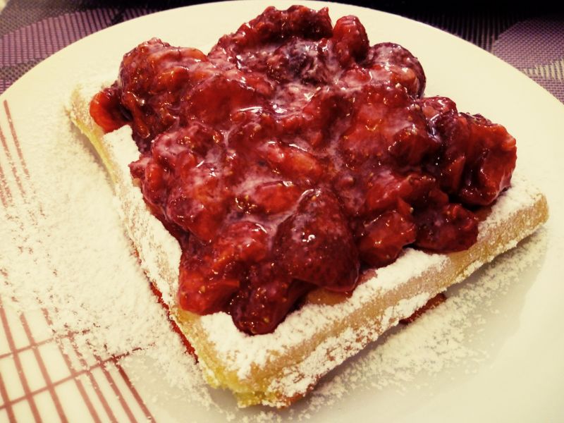 Gofry z truskawkami Gofry z truskawkami