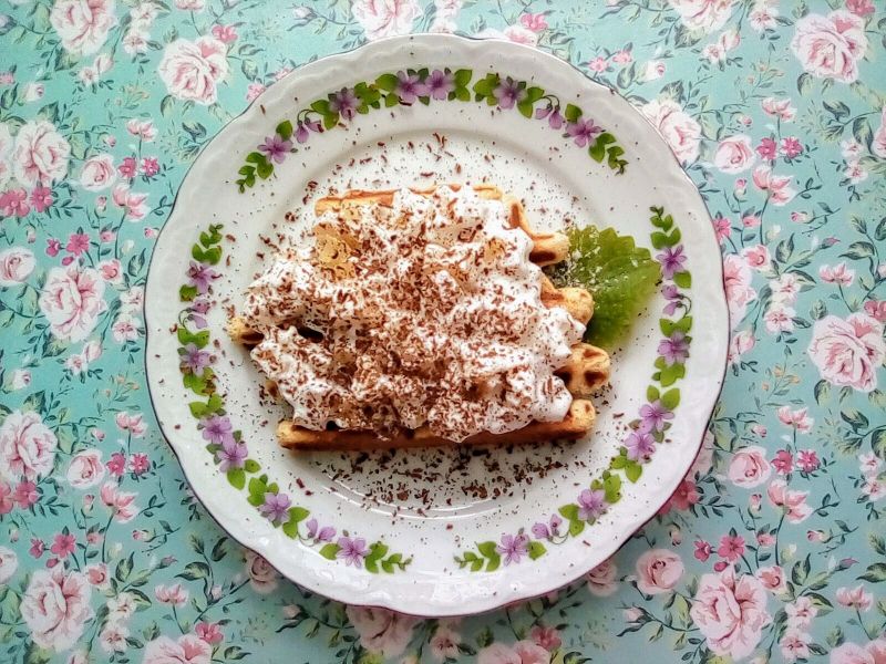 Gofry z twarożkiem i gruszką