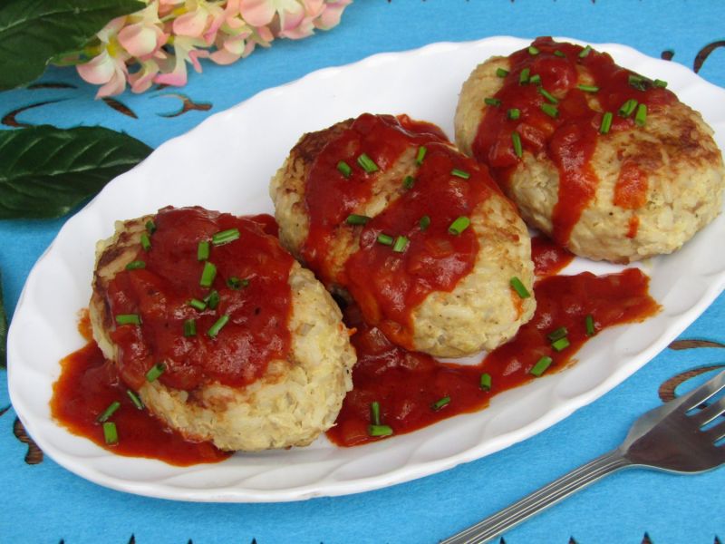 Gołąbki bez zawijania z sosem pomidorowym Gołąbki bez zawijania z sosem pomidorowym