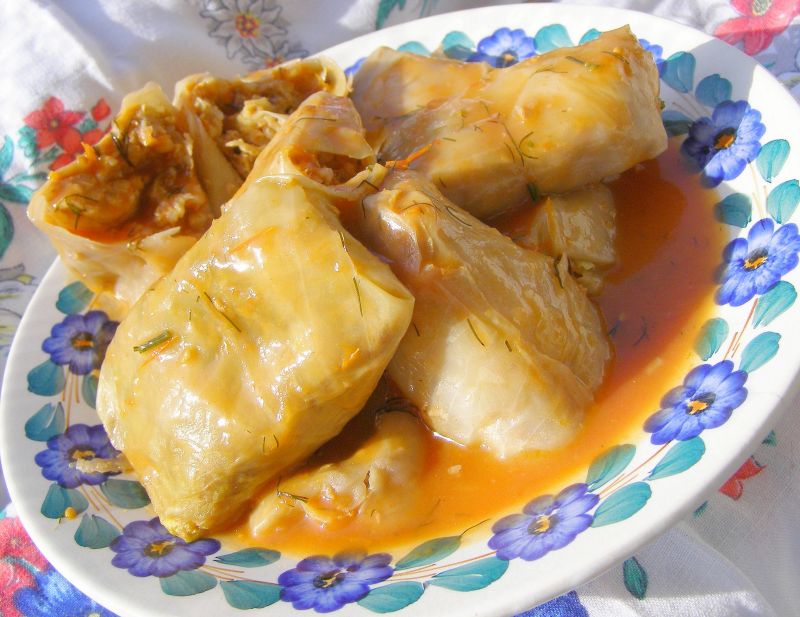 Gołąbki drobiowe z białą kaszą,kiszoną kapustą