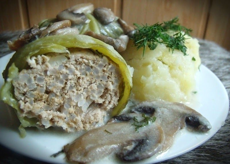 Gołąbki w sosie pieczarkowym