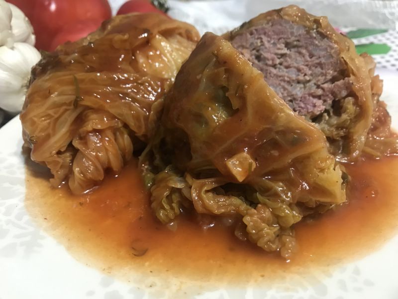 Gołąbki w sosie pomidorowo-koperkowym