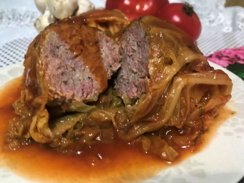 Gołąbki w sosie pomidorowo-koperkowym