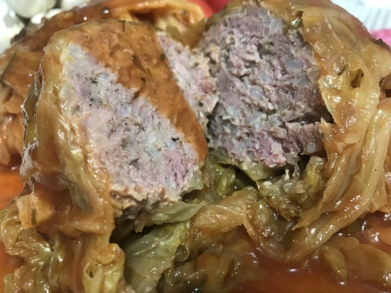 Gołąbki w sosie pomidorowo-koperkowym