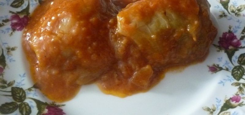 Gołąbki w sosie pomidorowym