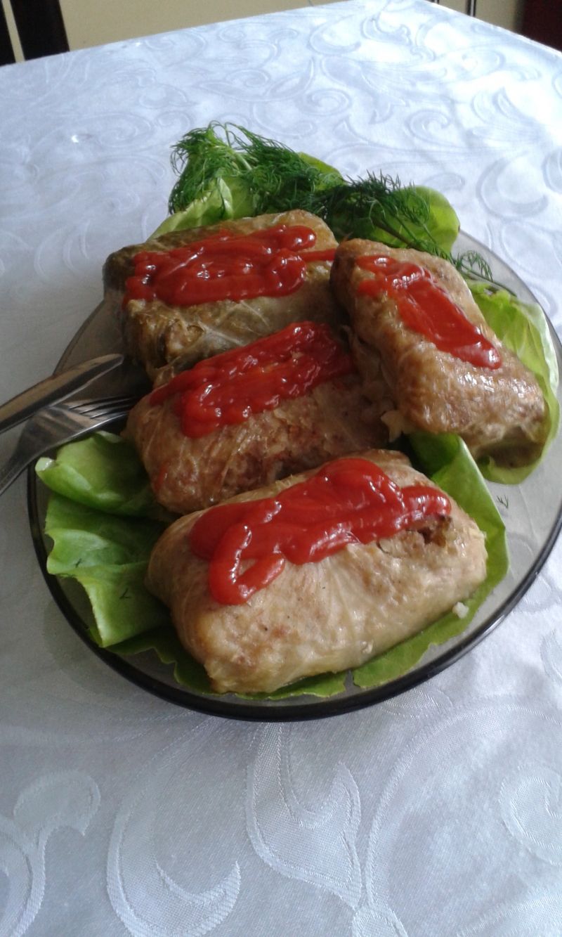 Gołąbki z białej kapusty z kaszą i mięsem