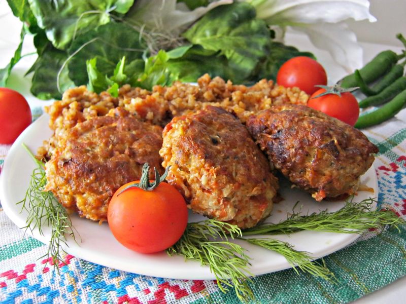 Gołąbki z cukinią pieczone w piekarniku na kaszy