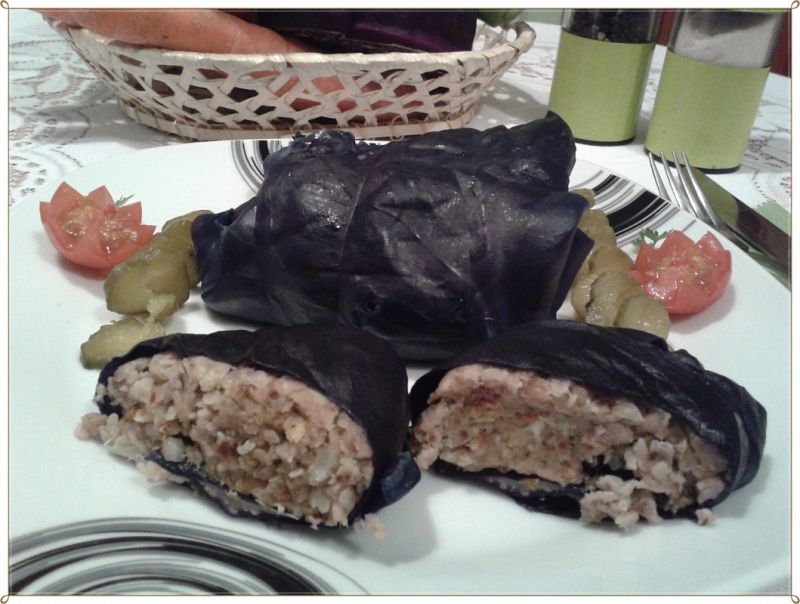 Gołąbki z kaszą gryczaną w czerwonej kapuście