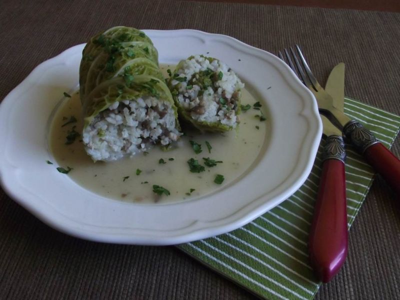 Gołąbki z mięsem i pieczarkami na parze 