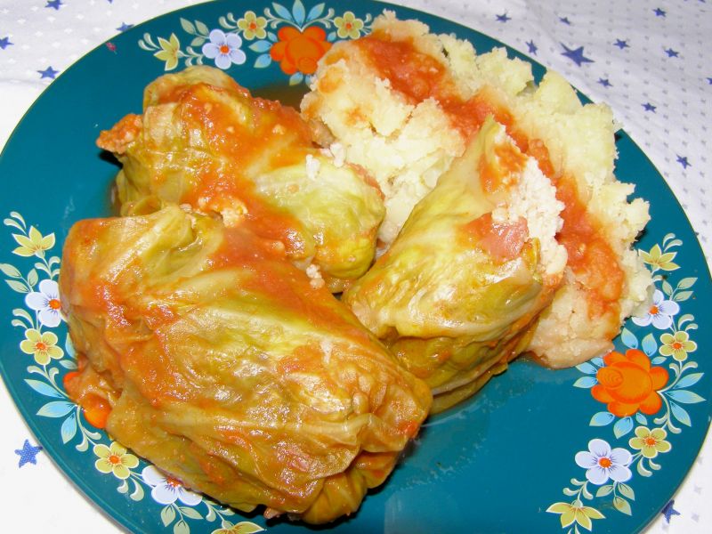 Gołąbki z młodej kapusty pieczone