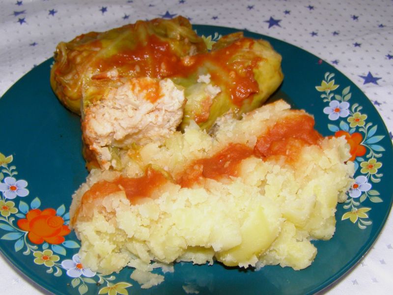 Gołąbki z młodej kapusty pieczone