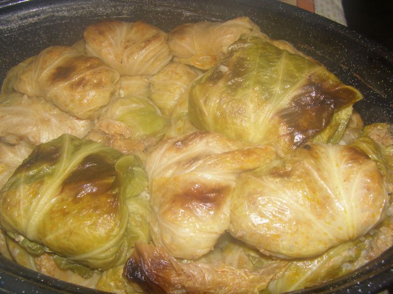 Gołąbki z młodej kapusty pieczone w brytfannie